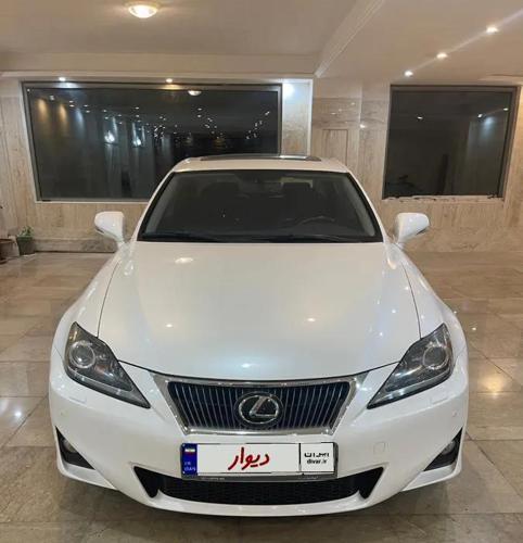 لکسوس IS 300، مدل ۲۰۱۲