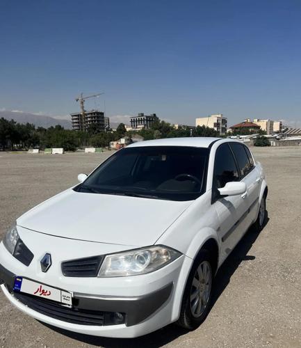 مگان سفید ۲۰۰۰