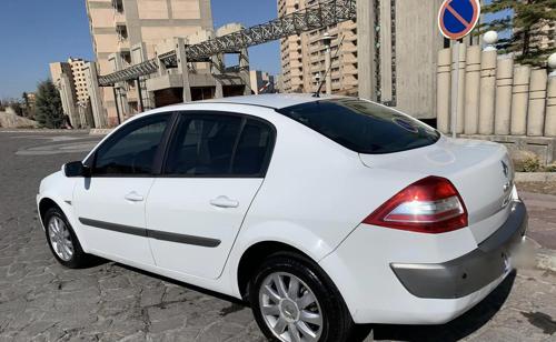 مگان مدل ۹۰ در حد  اتوماتیک