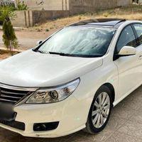 رنو لتیتود، مدل ۲۰۱۱ نیمه فول موتور ۳۵۰۰ رنگ دارد