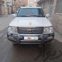 تویوتا لندکروزر ۴ در