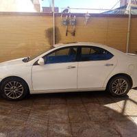جک J5 اتوماتیک 1800cc، مدل ۱۳۹۳