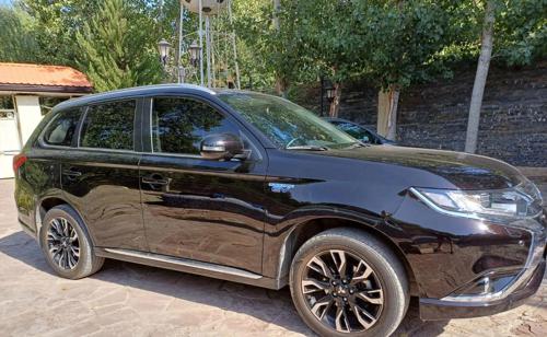 میتسفوبیشی اوتلندر PHEV، مدل ۲۰۱۸ فول تیپ ۵ سالم