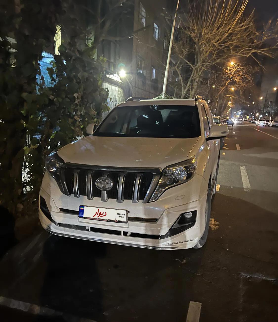 پرادو دو درب