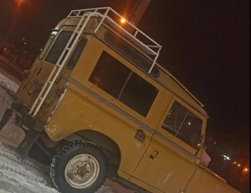 لندرور مدل ۱۳۶۹ بدون بازسازی
