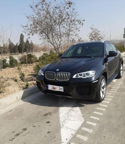 بی‌ام‌و X6 50i، مدل ۲۰۱۲ بیرنگ