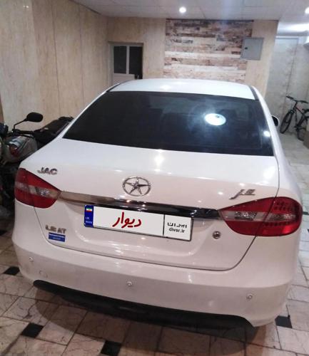 جک J5 اتوماتیک 1800cc، مدل ۱۳۹۴