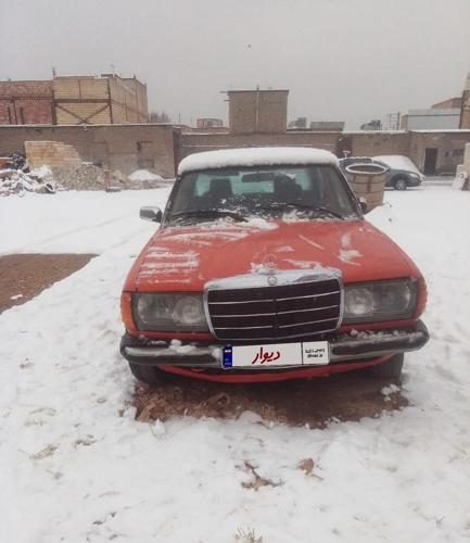 خودرو بنز ۲۳۰دانشجویی مدل۱۳۶۰