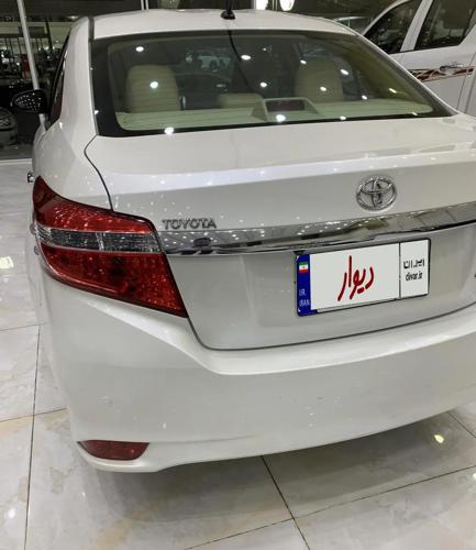 توبوتا یاریس صندوقدار مدل۱۷