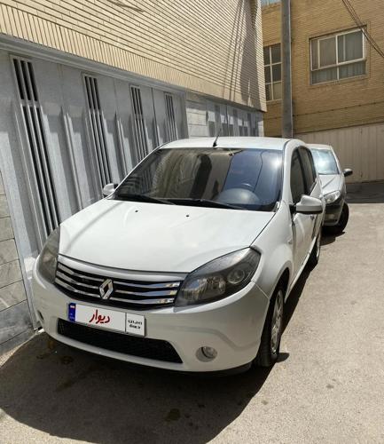 رنو ساندرو اوتوماتیک
