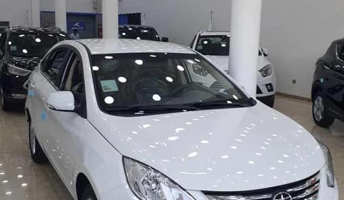 شرایط جک جی4/JAC J4/ با سیستم پایداری الکتریکی سفید صدفی