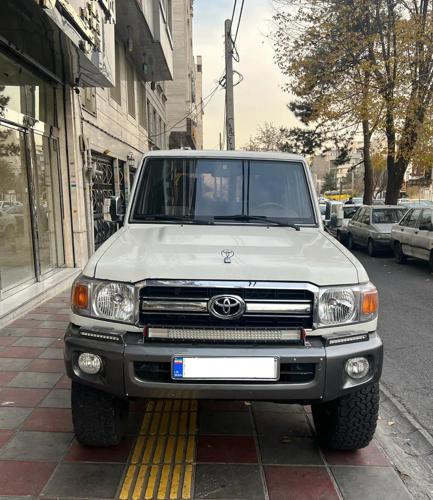 تویوتا لندکروز4500 fj76