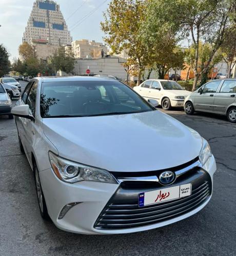 تویوتا کمری XLE هیبرید، مدل ۲۰۱۶ بیرنگ